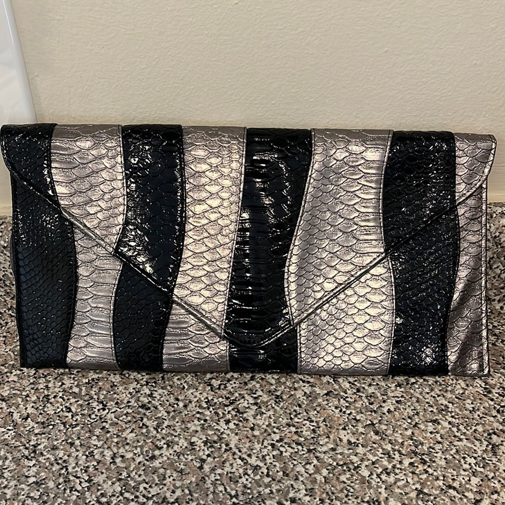 Retro Crocodile Clutch with stripes